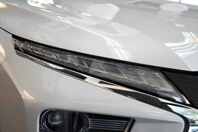 2024 Mitsubishi Eclipse Cross SE photo 2