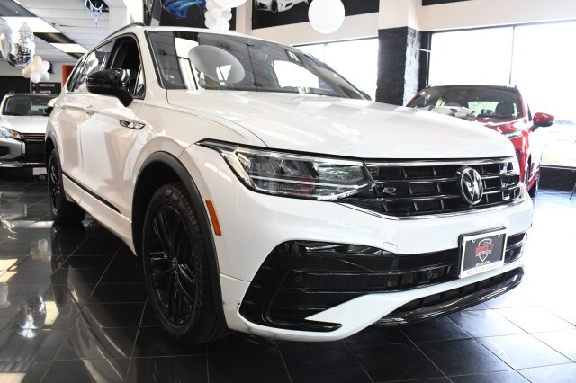 2022 Volkswagen Tiguan SE R-Line Black photo 3