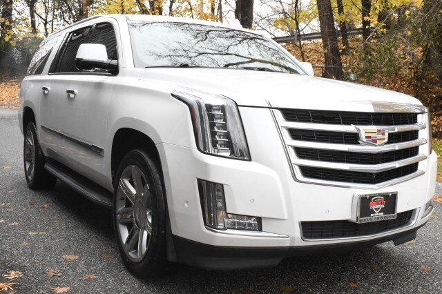 2017 Cadillac Escalade ESV Premium Luxury photo 3