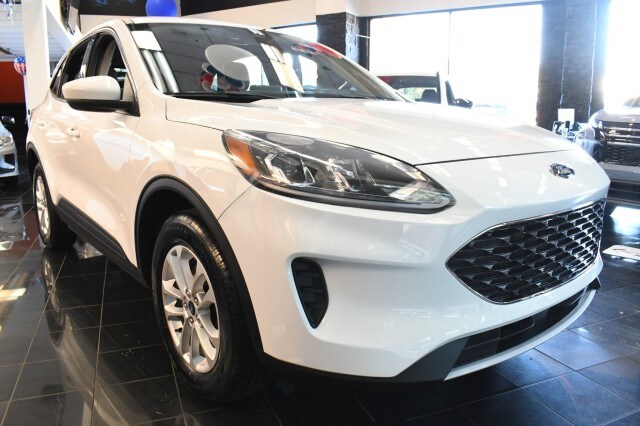 2020 Ford Escape SE photo 3