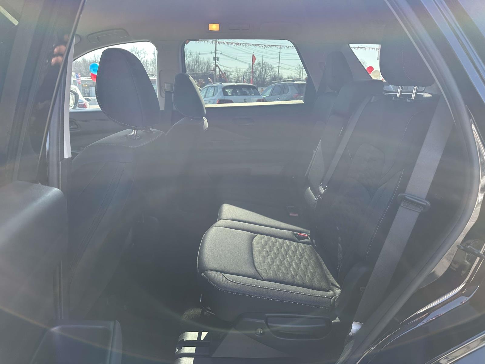 2024 Nissan Pathfinder SV - Photo 12