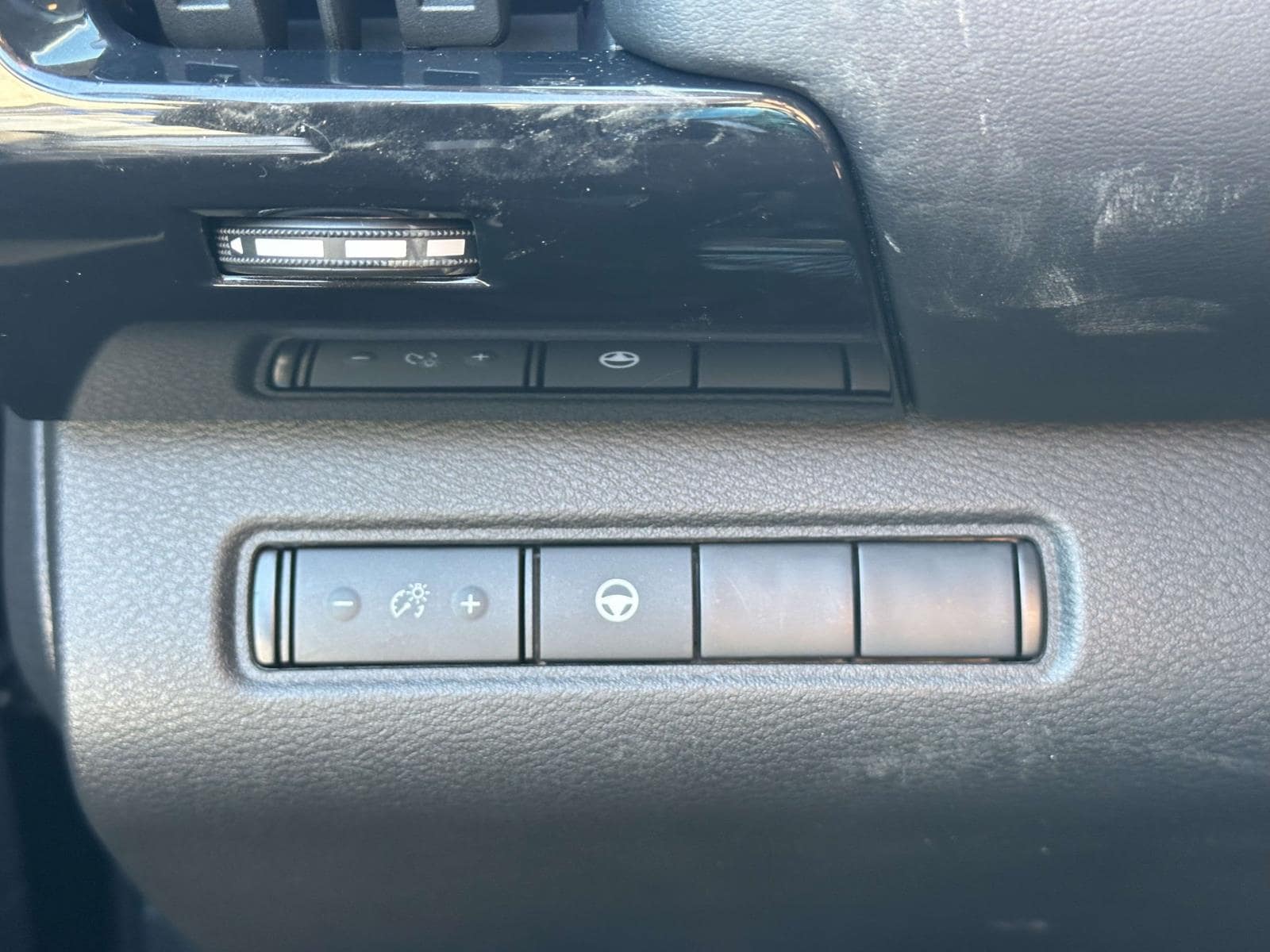 2024 Nissan Pathfinder SV - Photo 31