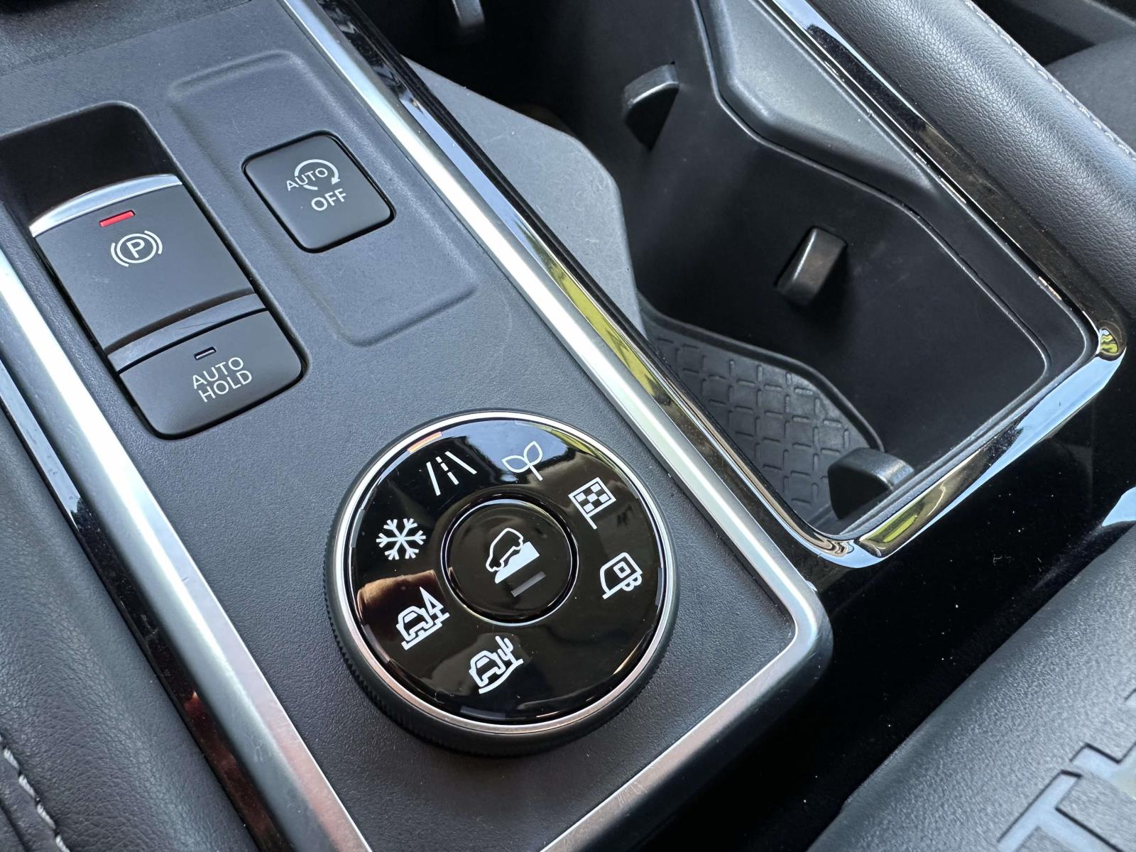 2024 Nissan Pathfinder SV - Photo 19