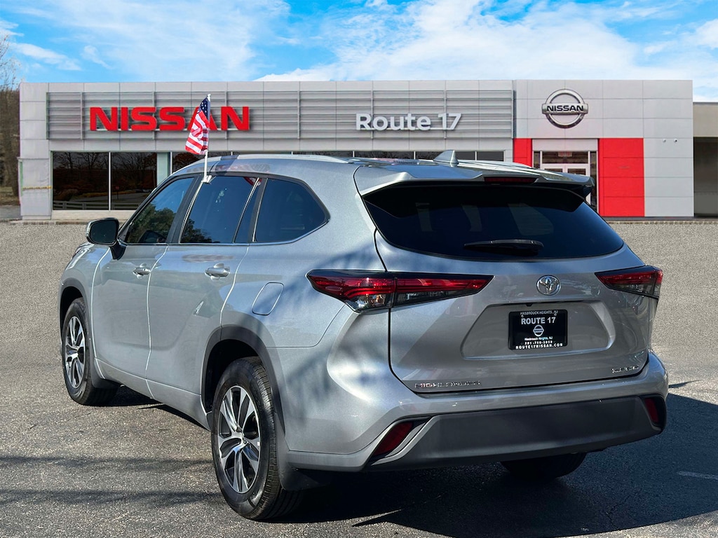 Used 2023 Toyota Highlander XLE SUV