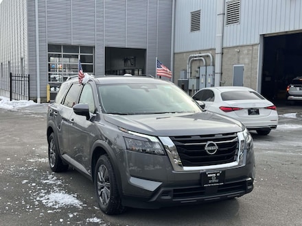 2024 Nissan Pathfinder SV SUV