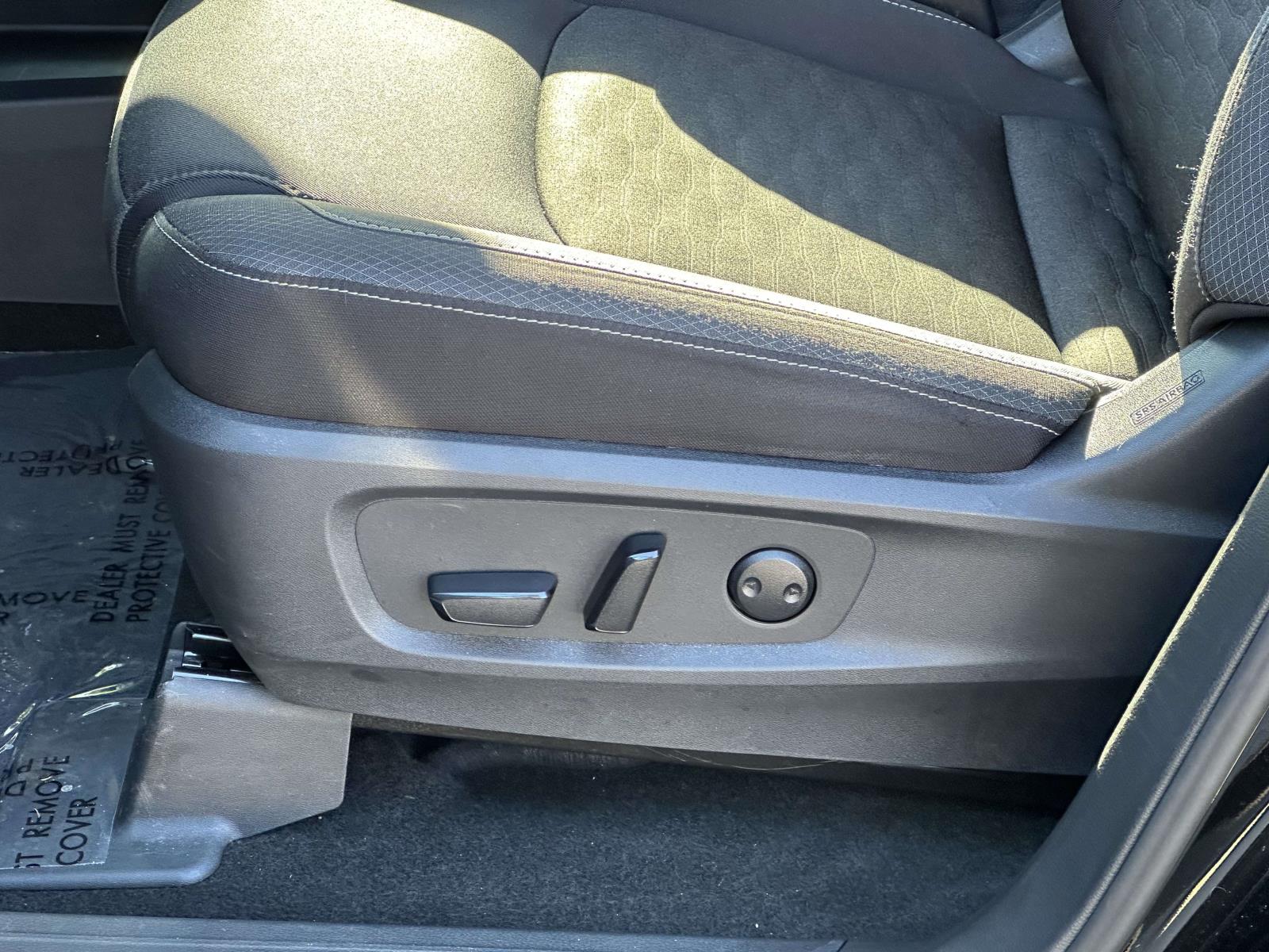 2024 Nissan Pathfinder SV - Photo 14