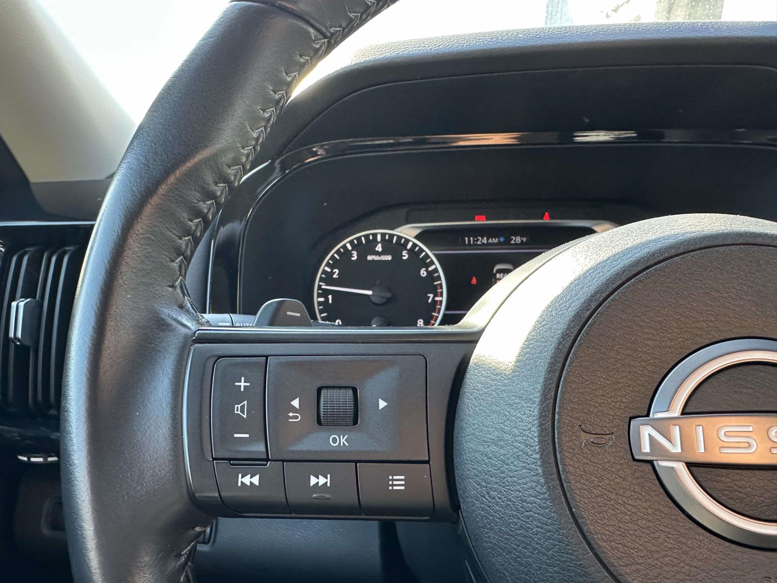 2024 Nissan Pathfinder SV - Photo 30