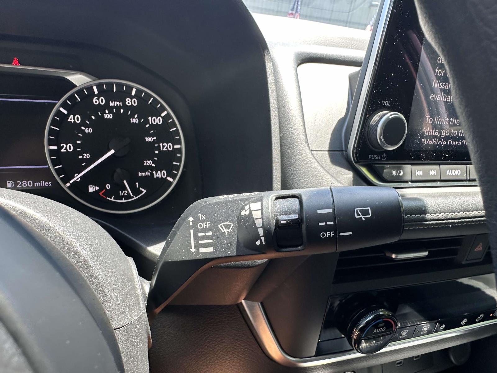 2024 Nissan Rogue SV - Photo 27