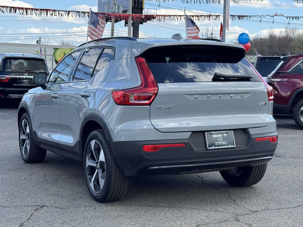 Used 2025 Volvo XC40 B5 Plus Dark Theme SUV