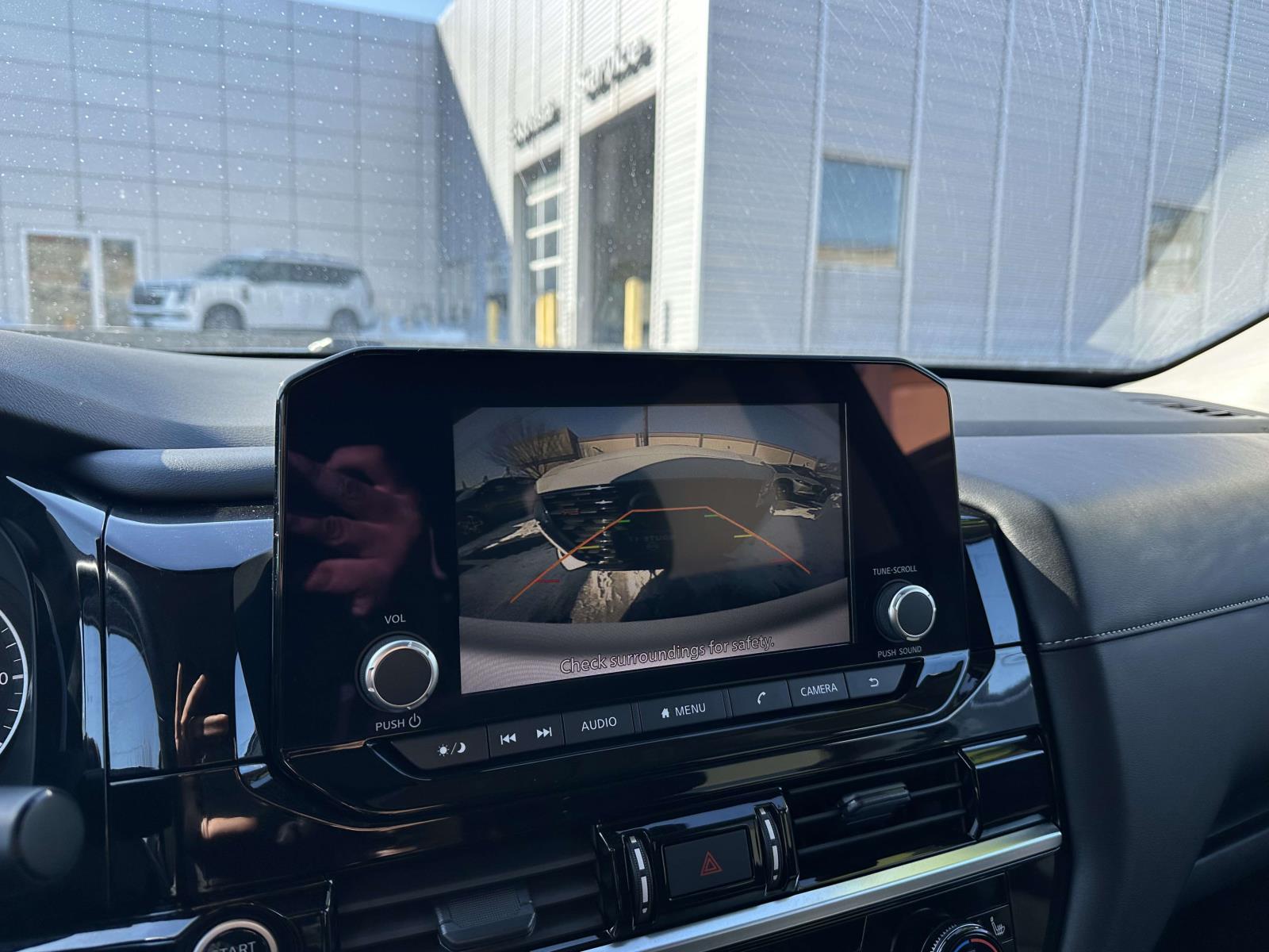 2024 Nissan Pathfinder SV - Photo 18