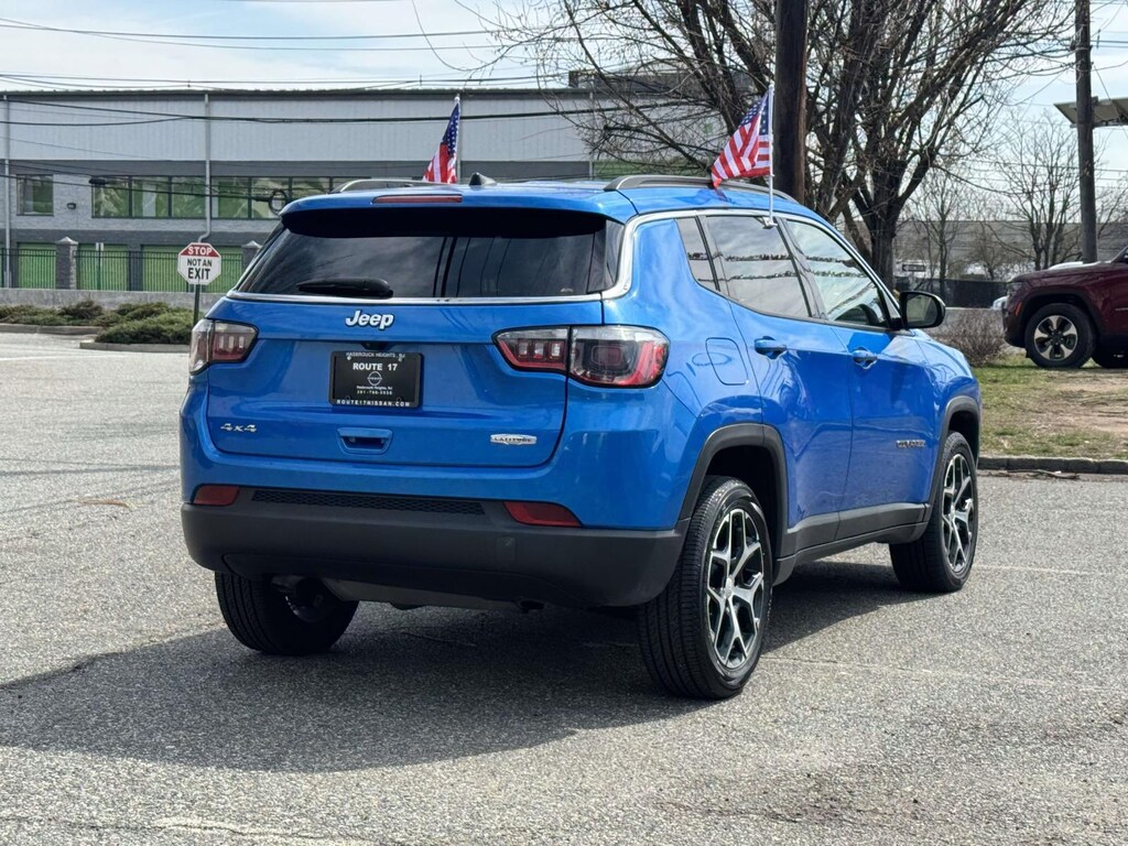 Used 2024 Jeep Compass Latitude SUV