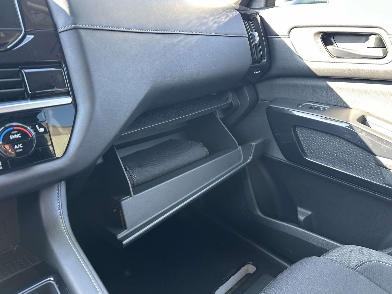 2024 Nissan Pathfinder SV - Photo 17