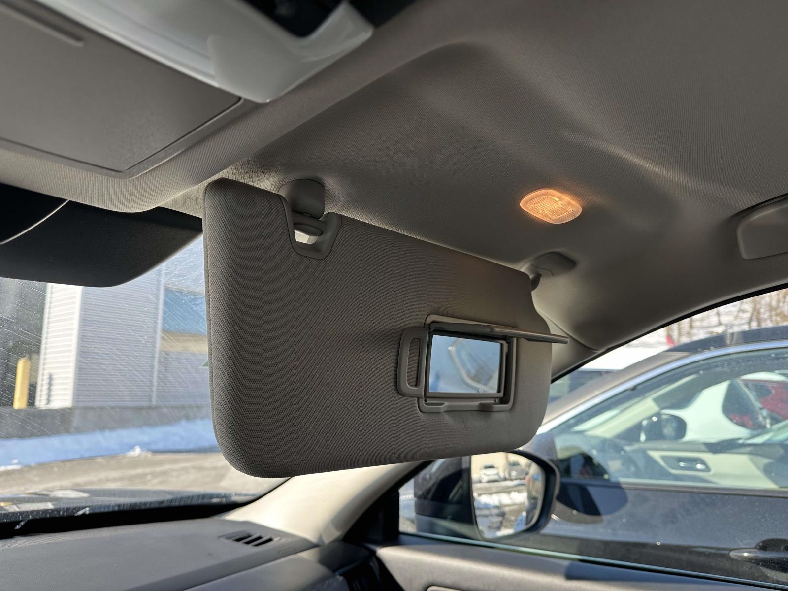 2024 Nissan Pathfinder SV - Photo 16