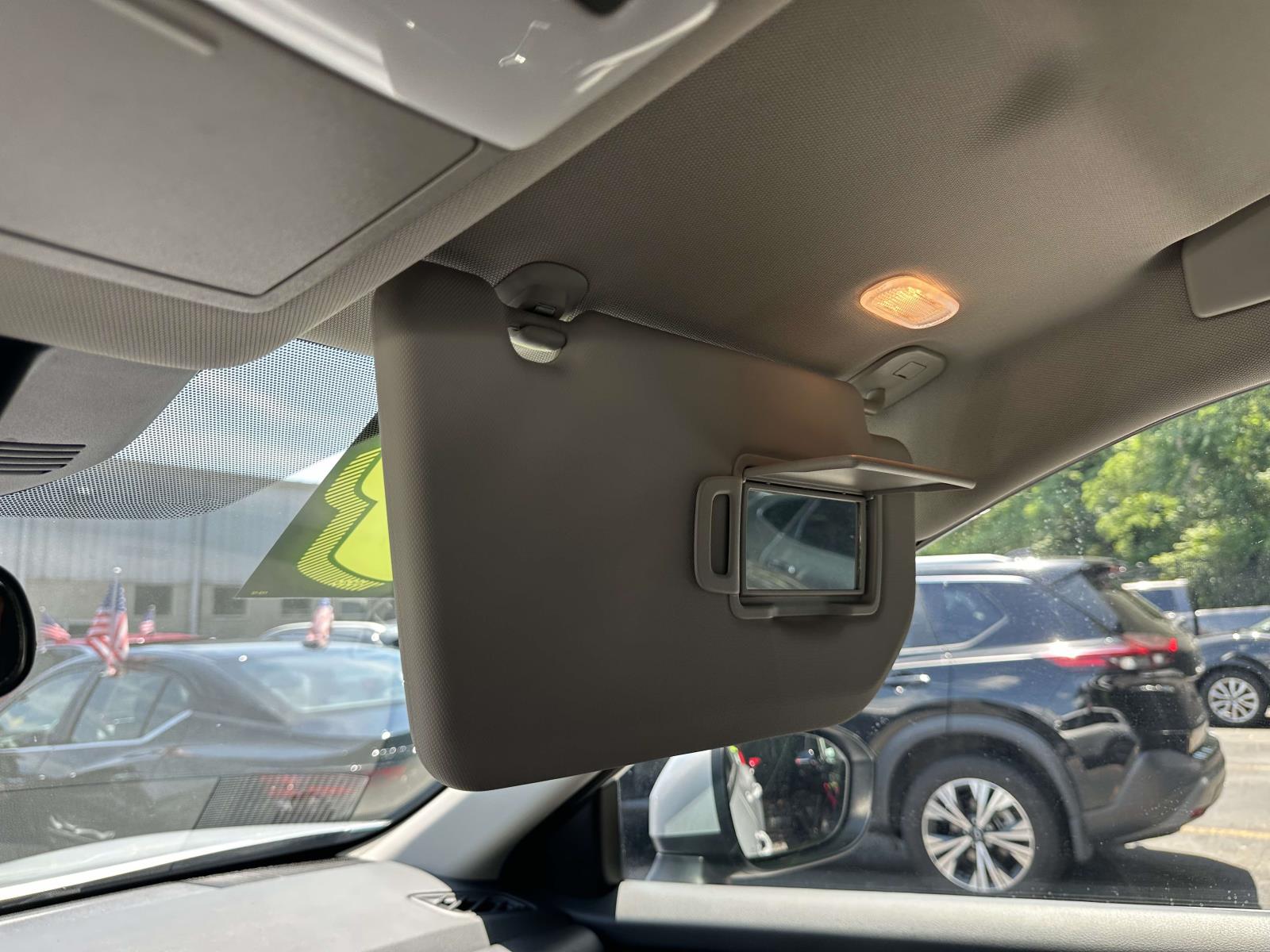 2024 Nissan Rogue SV - Photo 16