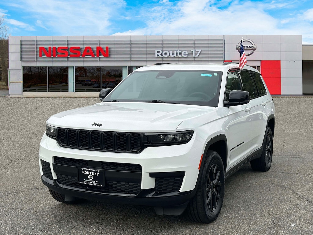 Used 2024 Jeep Grand Cherokee L Laredo SUV