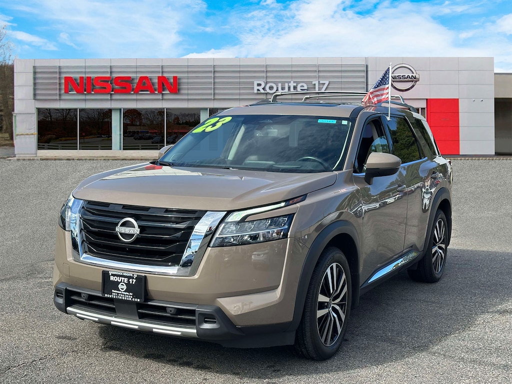Used 2023 Nissan Pathfinder Platinum SUV