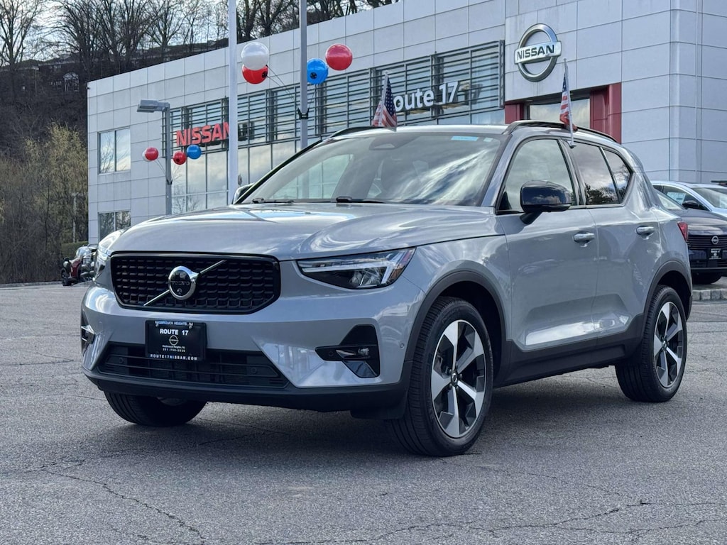 Used 2025 Volvo XC40 B5 Plus Dark Theme SUV
