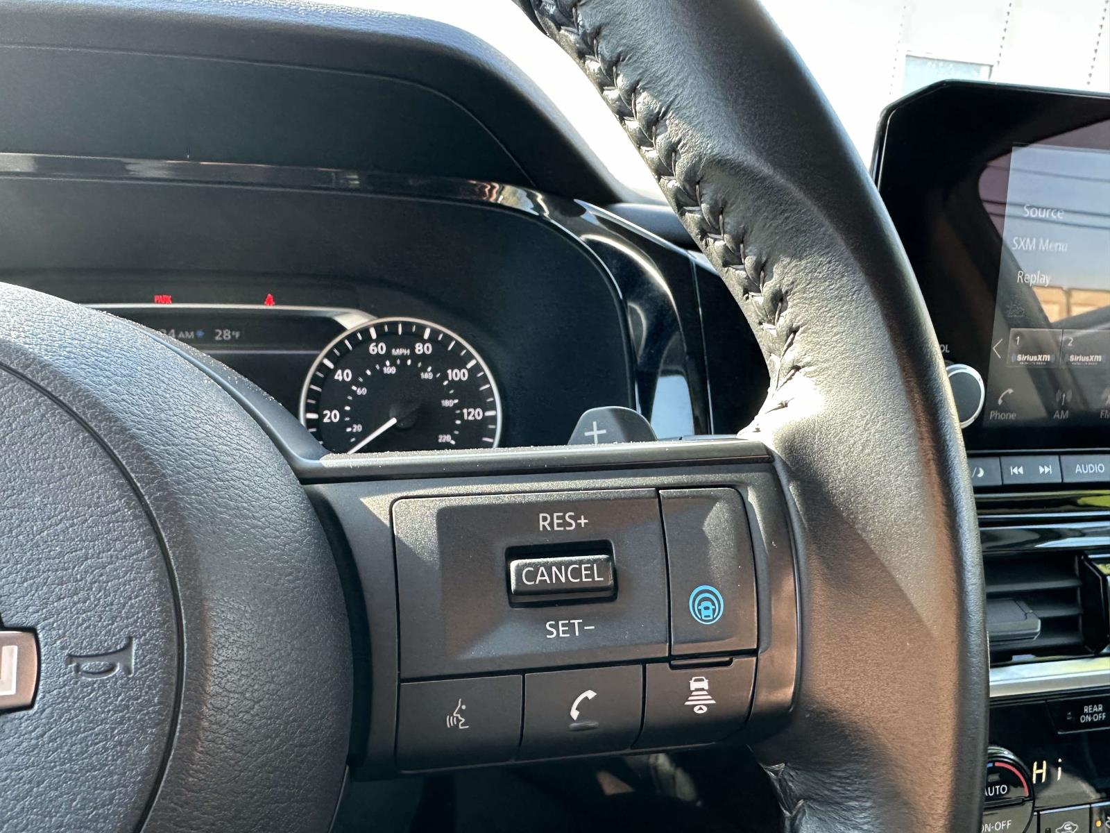 2024 Nissan Pathfinder SV - Photo 29