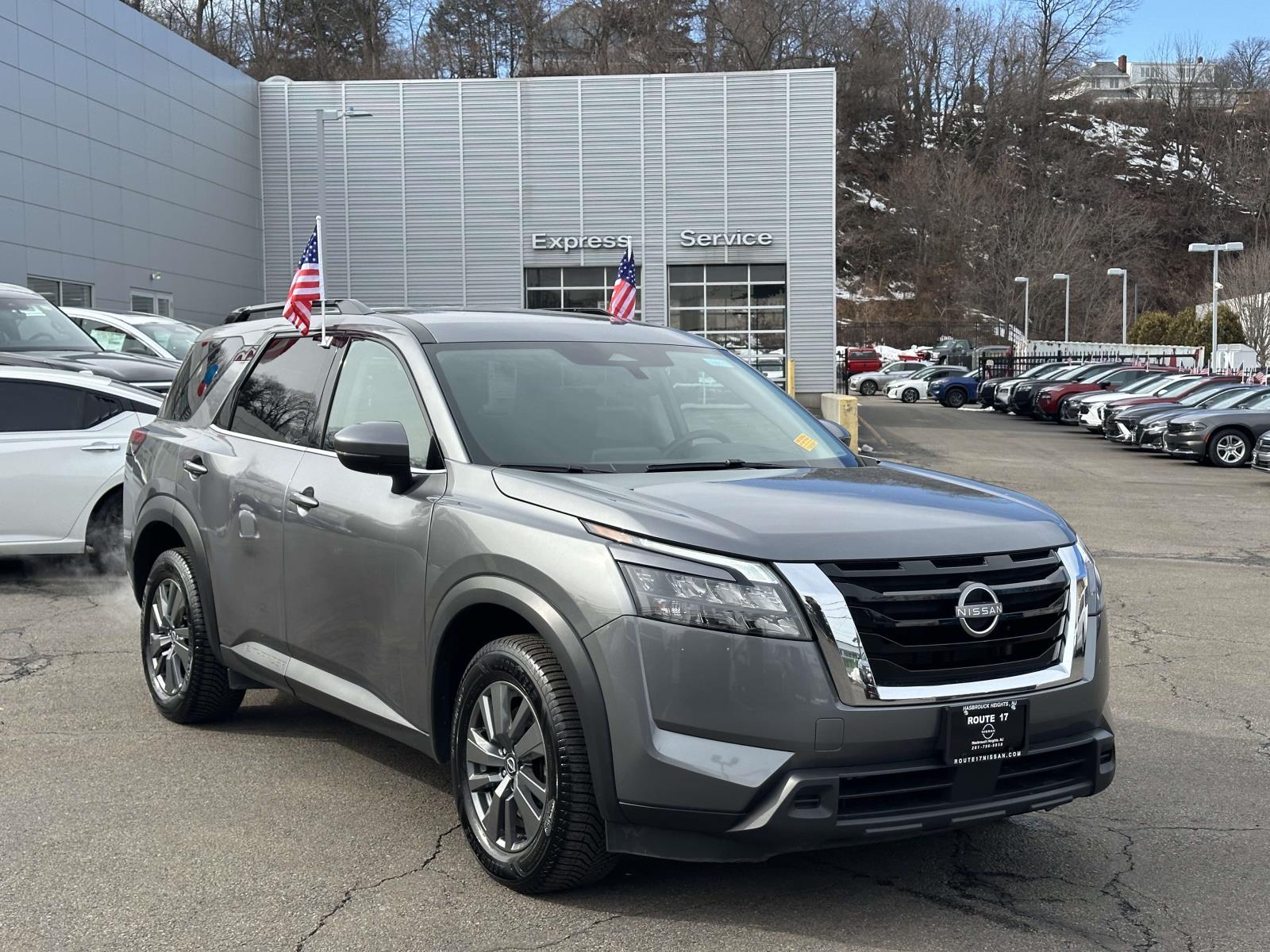 2024 Nissan Pathfinder SV