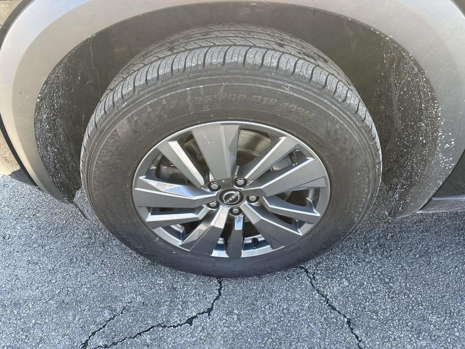 2024 Nissan Pathfinder SV - Photo 6