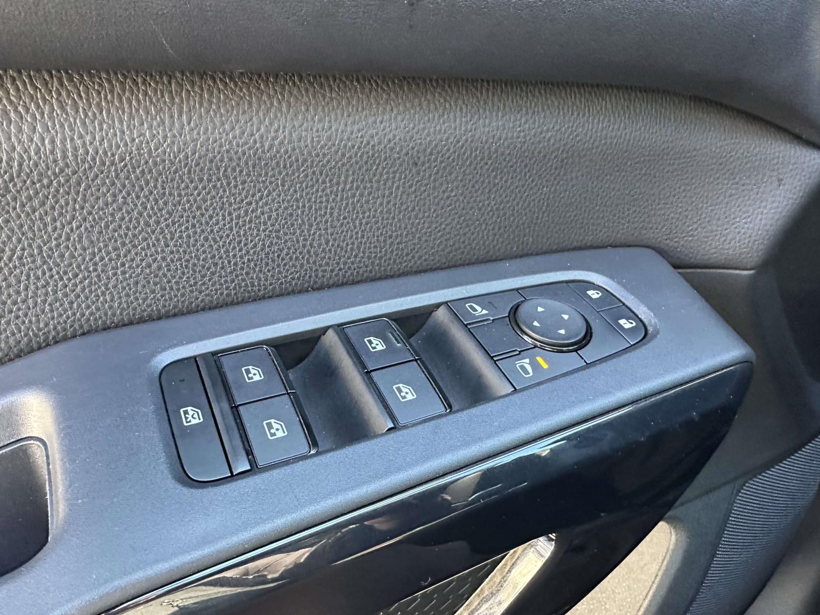 2024 Nissan Pathfinder SV - Photo 32