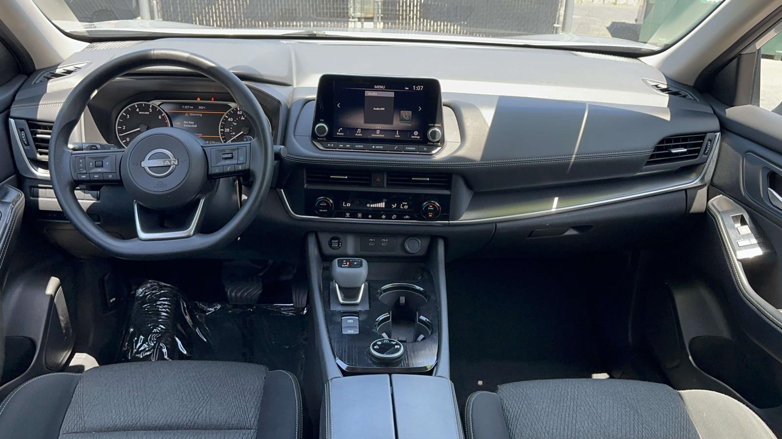 2024 Nissan Rogue SV - Photo 11