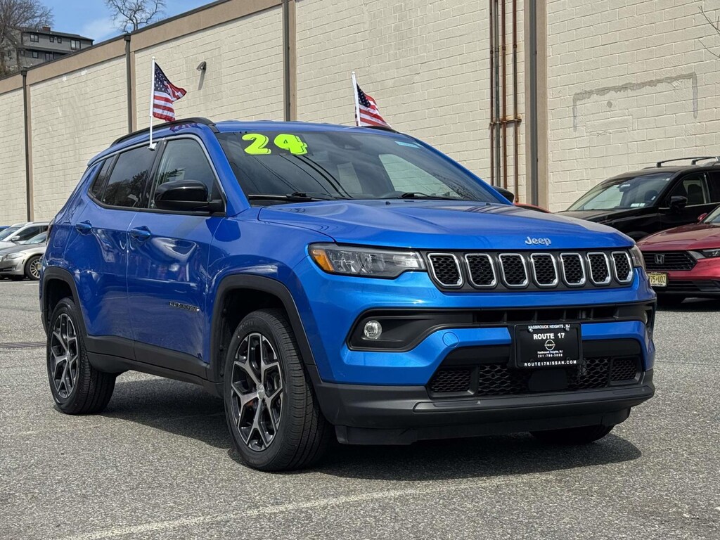 Used 2024 Jeep Compass Latitude SUV