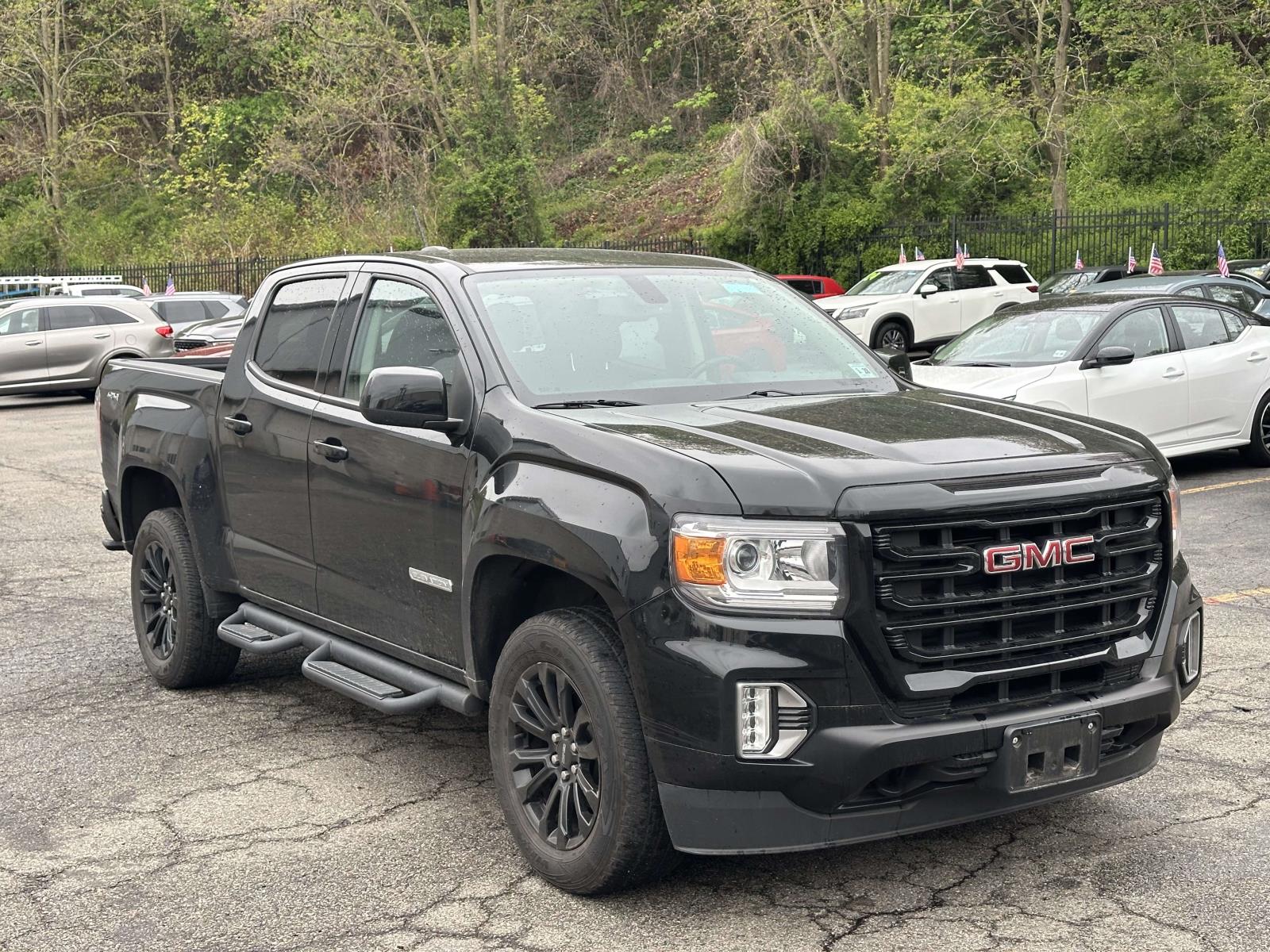 2022 GMC Canyon 4WD Elevation Crew Cab Short Box's photo
