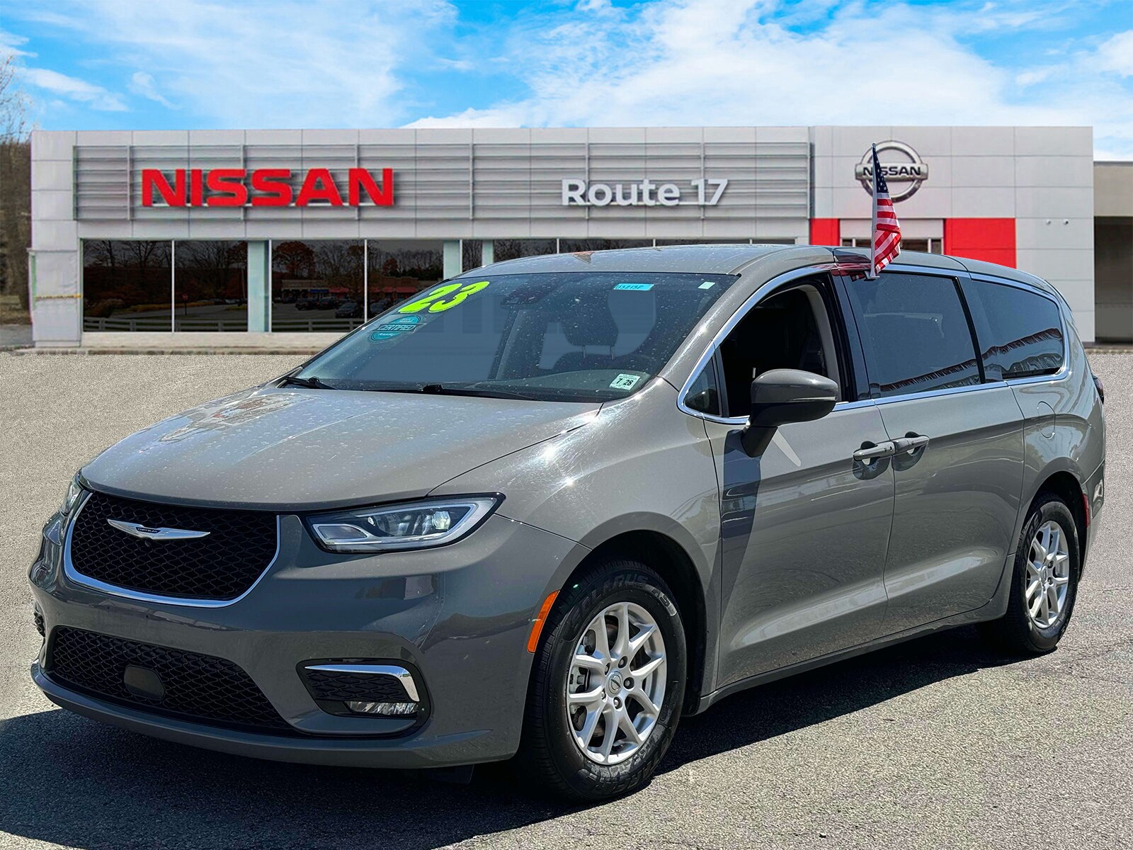 Used 2023 Chrysler Pacifica Touring L with VIN 2C4RC1BG0PR586701 for sale in Hasbrouck Heights, NJ