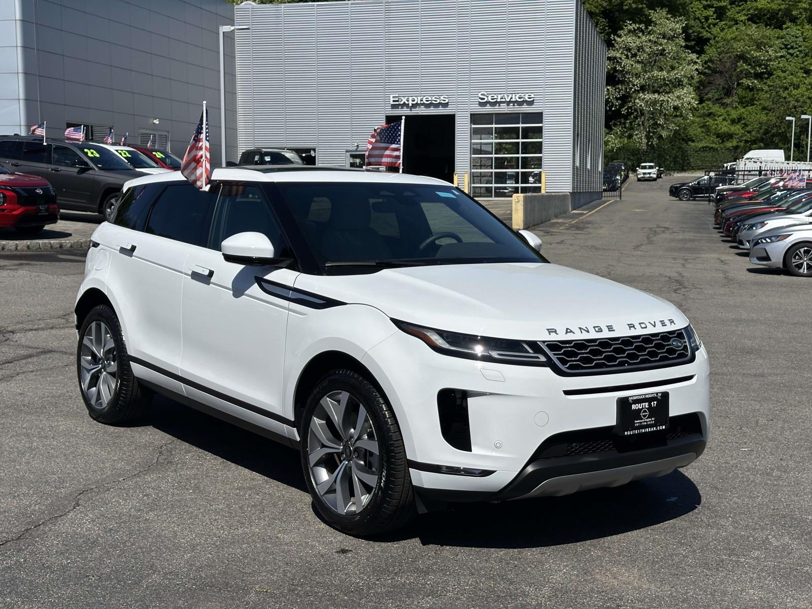 2023 Land Rover Range Rover Evoque SE's photo