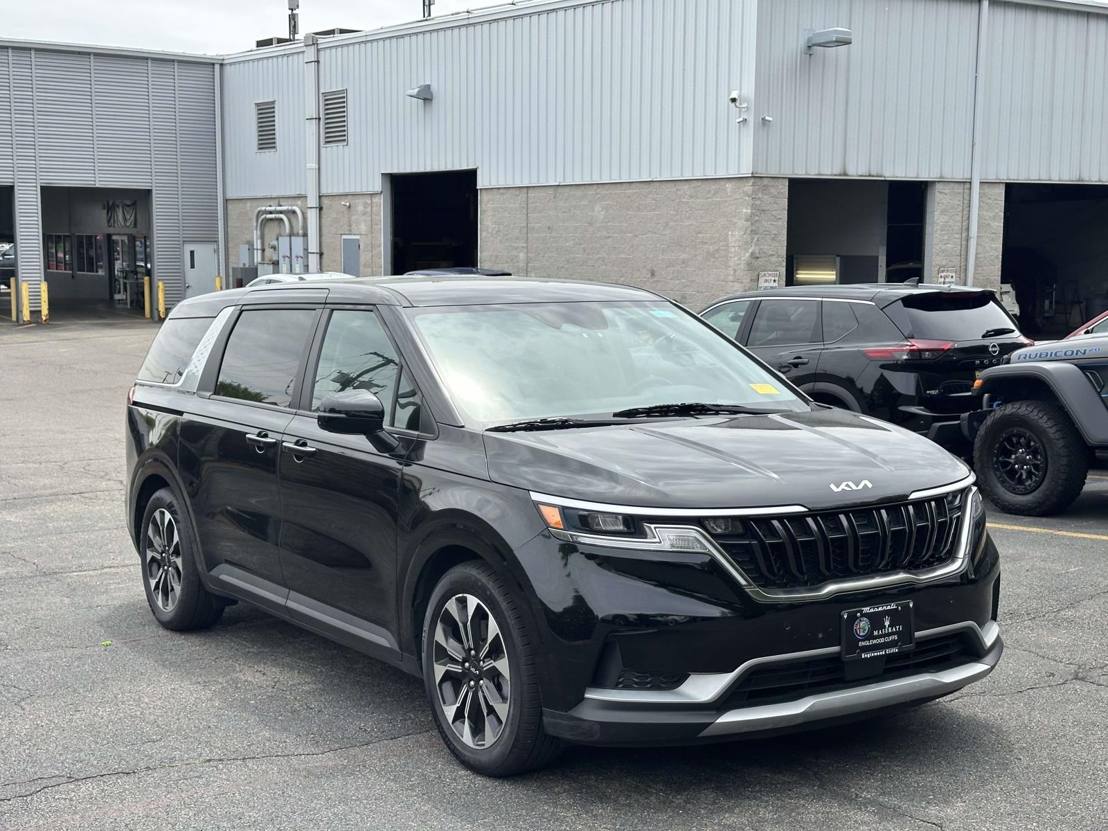 2024 Kia Sedona EX's photo