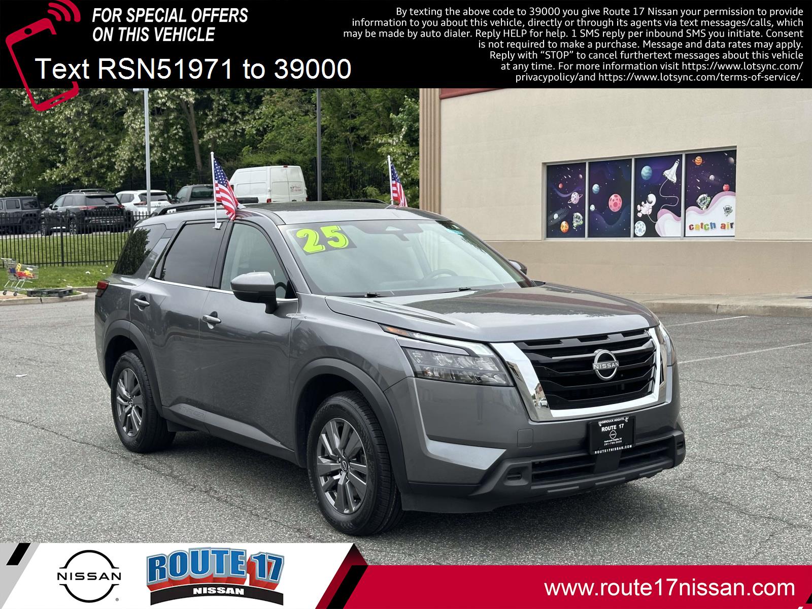 2025 Nissan Pathfinder SV 4WD's photo