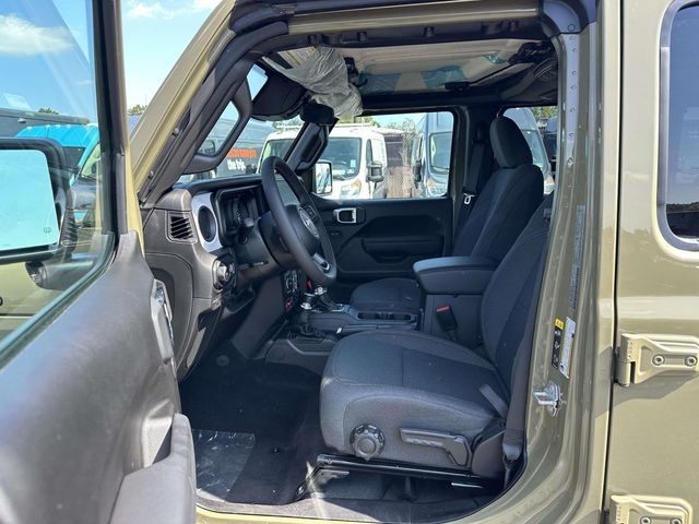 2025 Jeep Wrangler 4-Door Willys - Photo 13