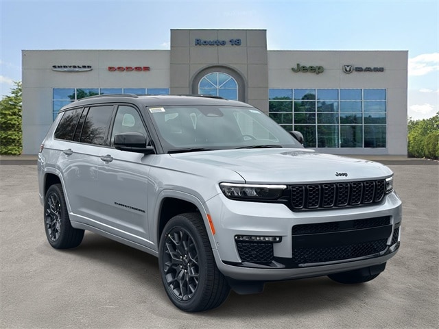 2025 Jeep Grand Cherokee L Summit's photo