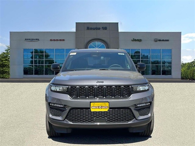 2024 Jeep Grand Cherokee Limited photo 2