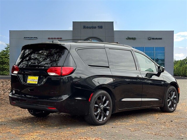 2020 Chrysler Pacifica Limited photo 4
