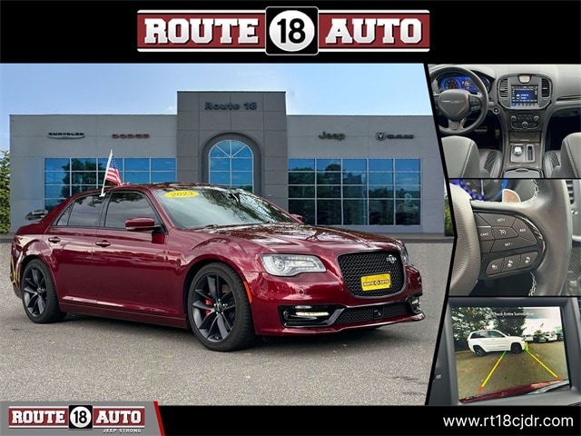 2023 Chrysler 300 C's photo