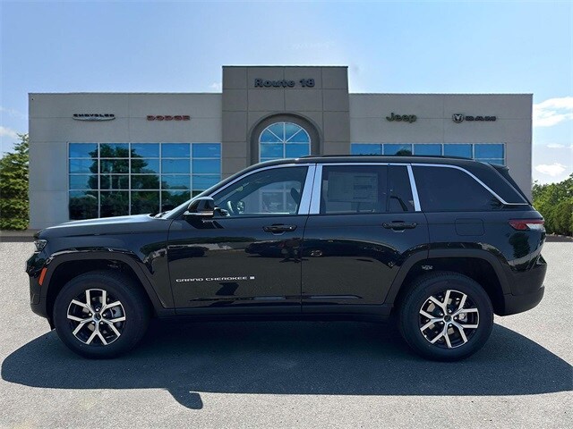 2024 Jeep Grand Cherokee Limited photo 3