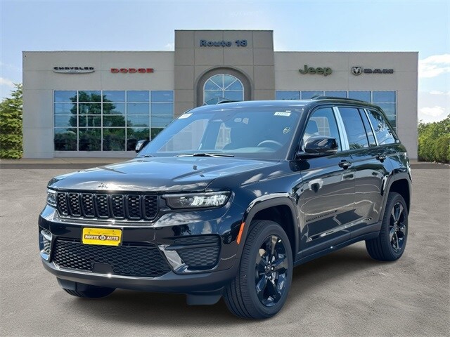 2025 Jeep Grand Cherokee Altitude photo 2