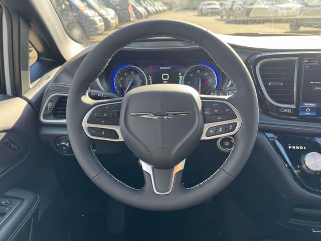 2026 Chrysler Pacifica Select - Photo 9