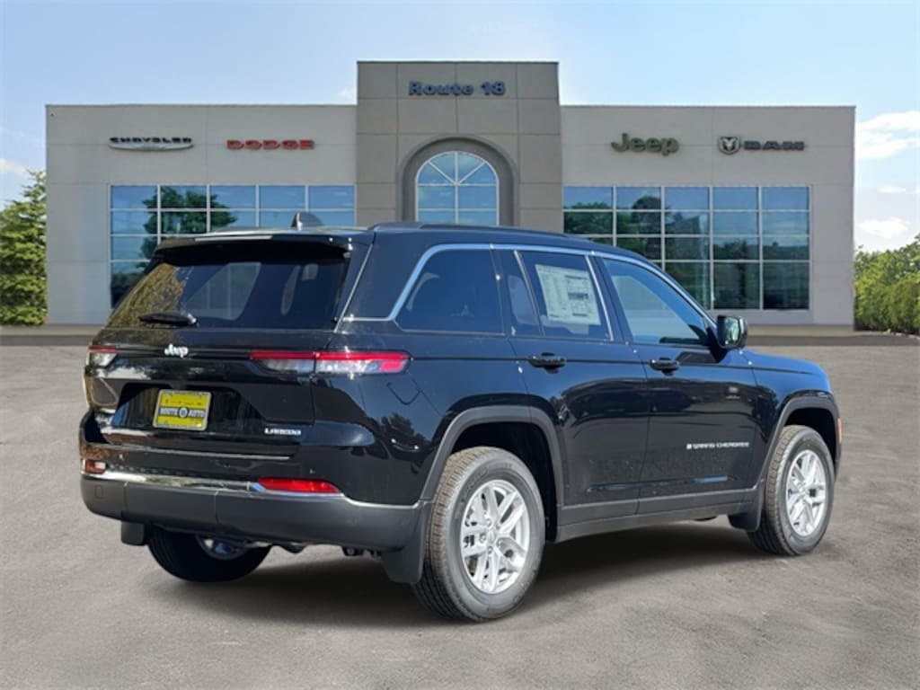 New 2025 Jeep Grand Cherokee LAREDO X 4X4 Sport Utility