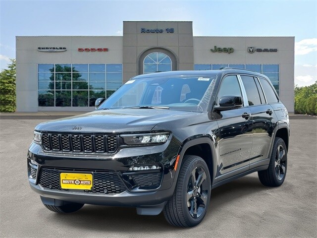 2025 Jeep Grand Cherokee Limited photo 2