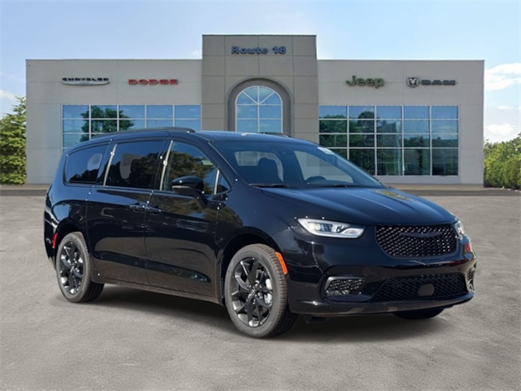 New 2026 Chrysler Pacifica LIMITED AWD Passenger Van