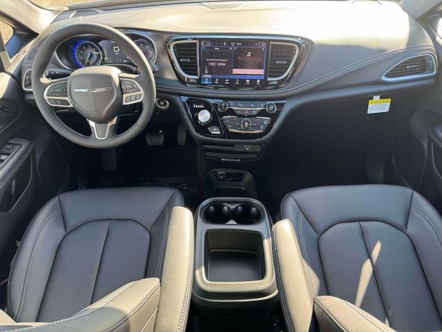 2026 Chrysler Pacifica Select - Photo 8