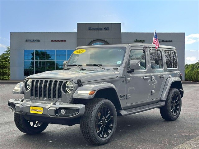 2022 Jeep Wrangler Unlimited Sahara High Altitude photo 2