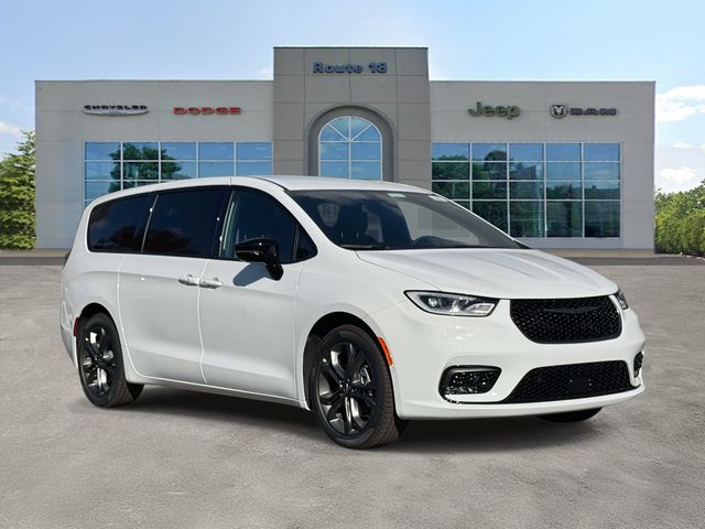 2026 Chrysler Pacifica