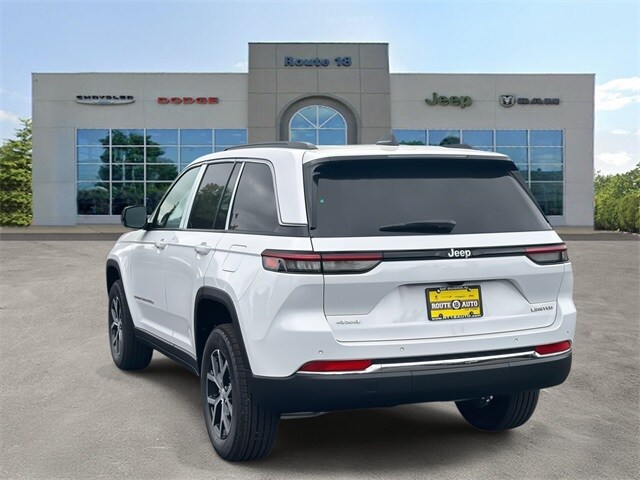 2025 Jeep Grand Cherokee Limited Sport photo 3