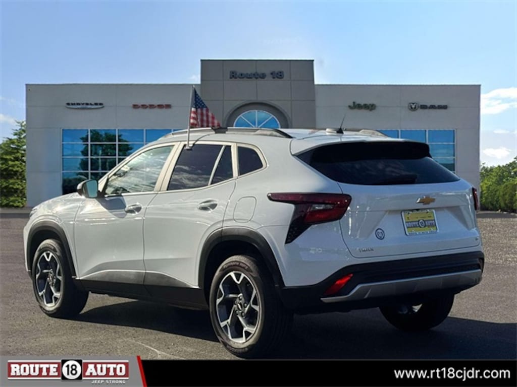 Used 2024 Chevrolet Trax LT SUV