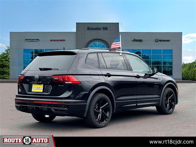 2023 Volkswagen Tiguan SE R-Line Black photo 3