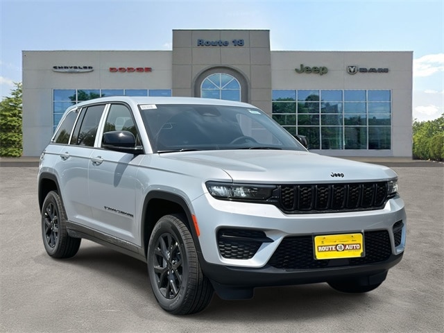 2025 Jeep Grand Cherokee Altitude's photo